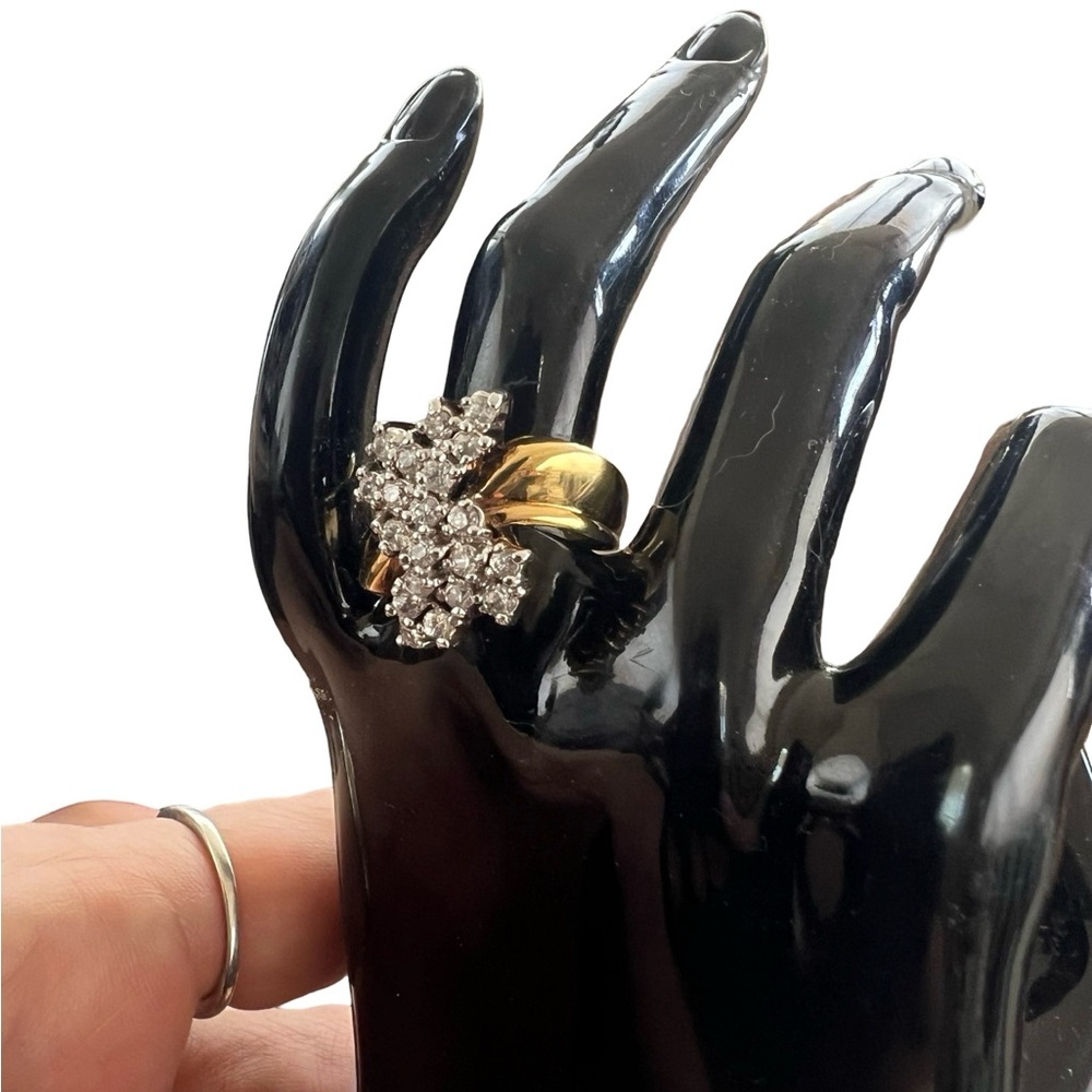 Elegant Gold and Silver Women's Ring
